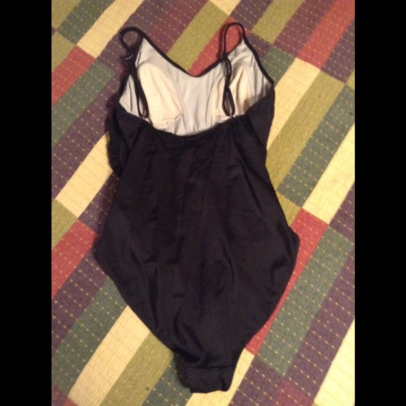 Sun Streak by Newport News  One Piece Swiimsuit - Picture 2 of 2